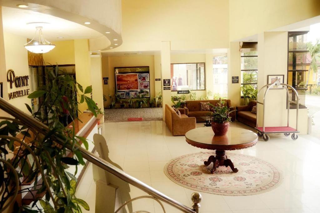 Sunny Point Hotel Davao Ngoại thất bức ảnh